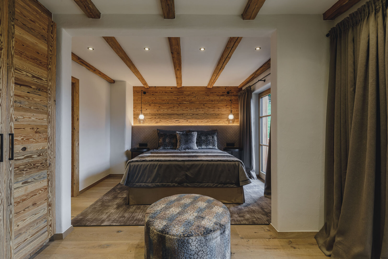 Bed, Sleep, Masterbedroom, Wood, Chalet